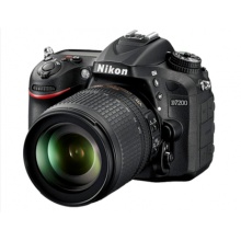 尼康D7200 专业高清数码单反套机 18-105MM镜头（闪迪16G卡+相机包包）照相机