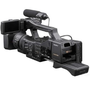 索尼 ( SONY )NEX-EA50CH 摄像机18-200MM（主机+64G内存卡）